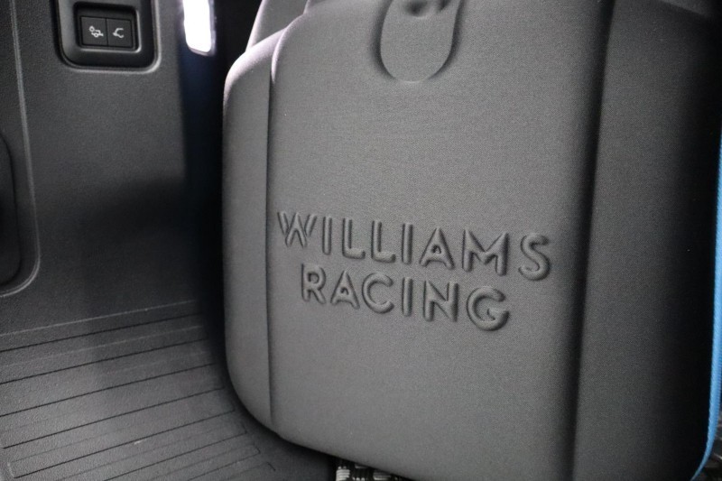  LAND ROVER DEFENDER 3.0 D350 X-Dynamic HSE 110 5dr Auto [7 Seat] 5325554