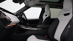 LAND ROVER RANGE ROVER SPORT 4.4 P635 V8 SV 5dr Auto 5112749