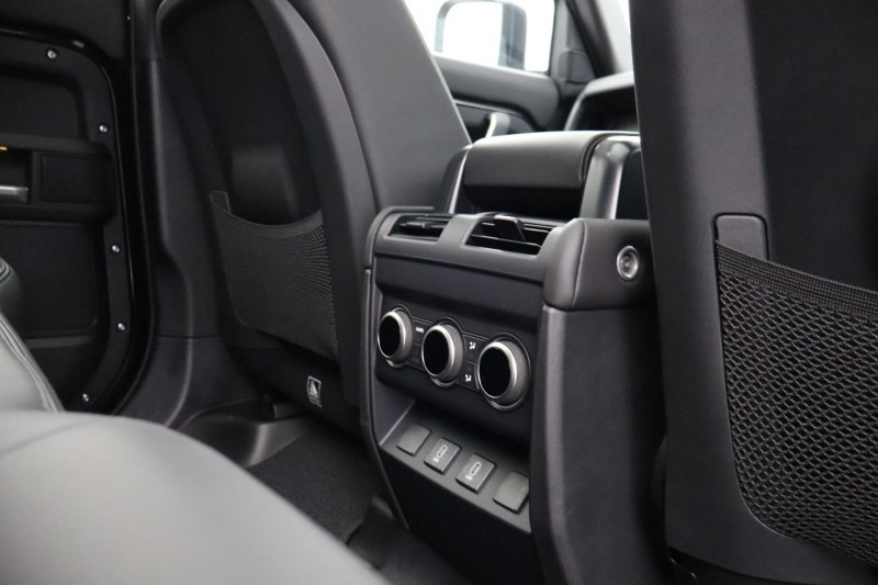  LAND ROVER DEFENDER 3.0 D250 X-Dynamic HSE 110 5dr Auto [7 Seat] 5325978