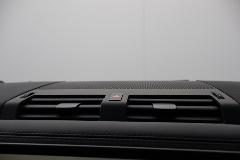  LAND ROVER DEFENDER 3.0 D250 X-Dynamic HSE 110 5dr Auto [7 Seat] 5326010