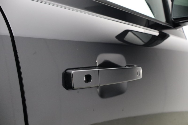  LAND ROVER DEFENDER 3.0 D250 X-Dynamic HSE 110 5dr Auto [7 Seat] 5325986