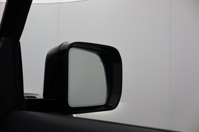  LAND ROVER DEFENDER 3.0 D250 X-Dynamic HSE 110 5dr Auto [7 Seat] 5325987