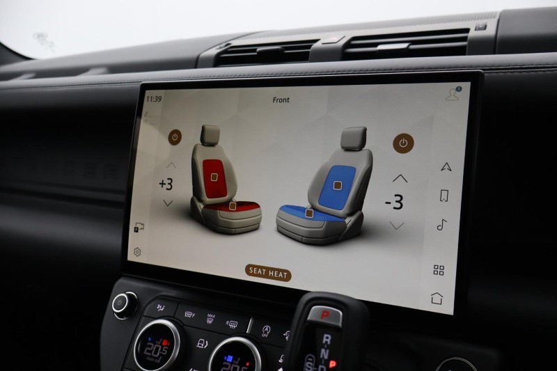  LAND ROVER DEFENDER 3.0 D250 X-Dynamic HSE 110 5dr Auto [7 Seat] 5326000