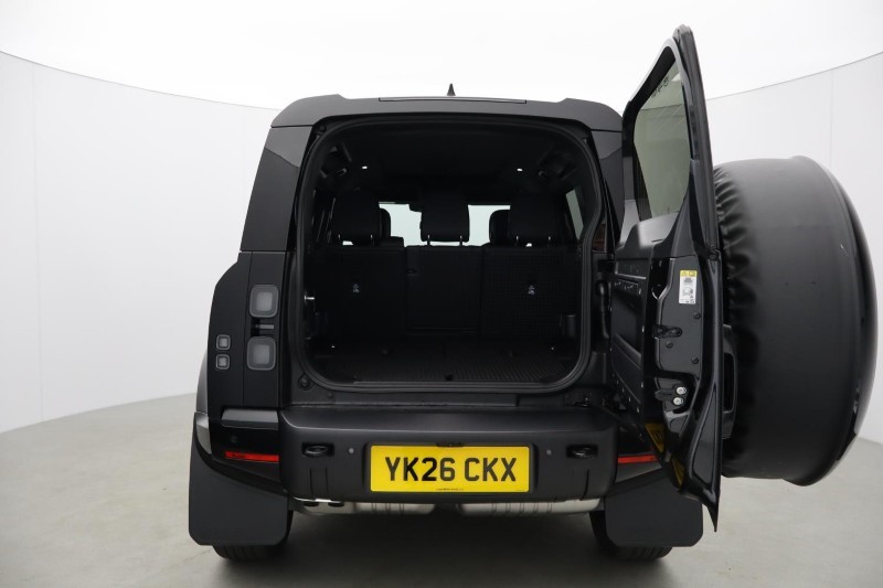  LAND ROVER DEFENDER 3.0 D250 X-Dynamic HSE 110 5dr Auto [7 Seat] 5325969