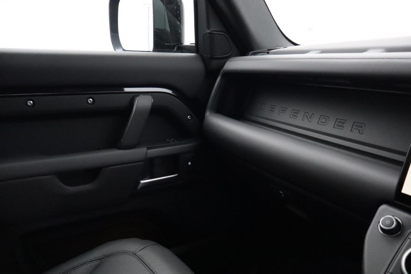  LAND ROVER DEFENDER 3.0 D250 X-Dynamic HSE 110 5dr Auto [7 Seat] 5326008