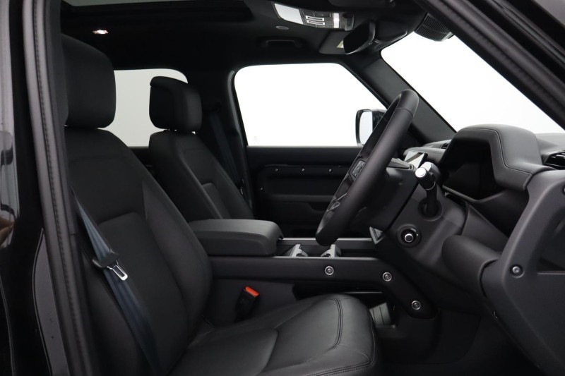  LAND ROVER DEFENDER 3.0 D250 X-Dynamic HSE 110 5dr Auto [7 Seat] 5325990