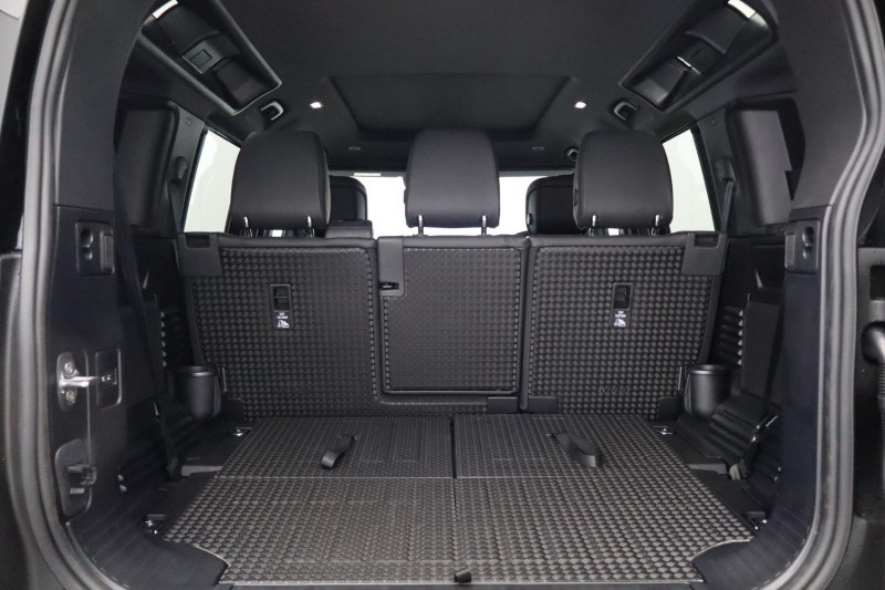  LAND ROVER DEFENDER 3.0 D250 X-Dynamic HSE 110 5dr Auto [7 Seat] 5325971