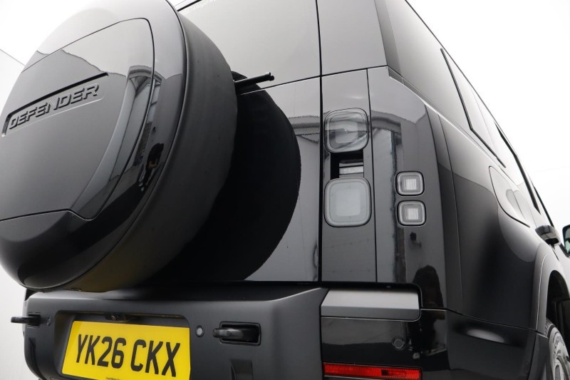 LAND ROVER DEFENDER 3.0 D250 X-Dynamic HSE 110 5dr Auto [7 Seat] 5325962