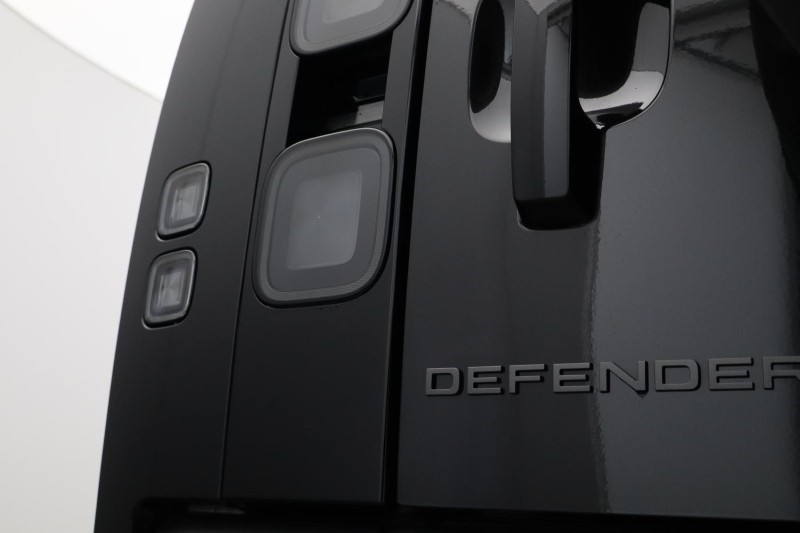  LAND ROVER DEFENDER 3.0 D250 X-Dynamic HSE 110 5dr Auto [7 Seat] 5325966