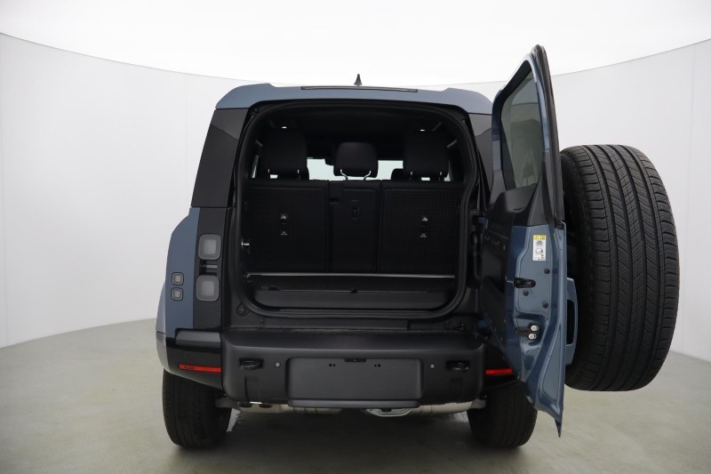  LAND ROVER DEFENDER 3.0 D250 X-Dynamic SE 90 3dr Auto 5550573