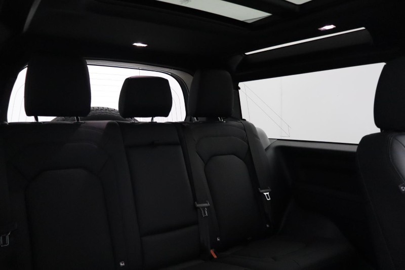  LAND ROVER DEFENDER 3.0 D250 X-Dynamic SE 90 3dr Auto 5550594