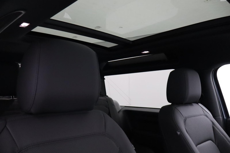  LAND ROVER DEFENDER 3.0 D250 X-Dynamic SE 90 3dr Auto 5550592