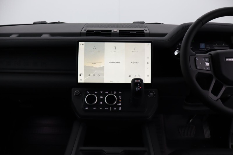  LAND ROVER DEFENDER 3.0 D250 X-Dynamic SE 90 3dr Auto 5550602