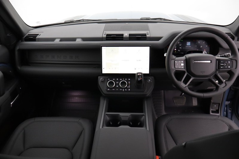  LAND ROVER DEFENDER 3.0 D250 X-Dynamic SE 90 3dr Auto 5550599