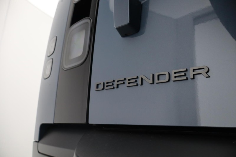  LAND ROVER DEFENDER 3.0 D250 X-Dynamic SE 90 3dr Auto 5550579