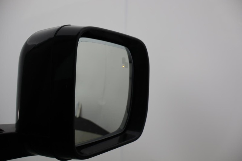  LAND ROVER DEFENDER 3.0 D250 X-Dynamic SE 90 3dr Auto 5550618