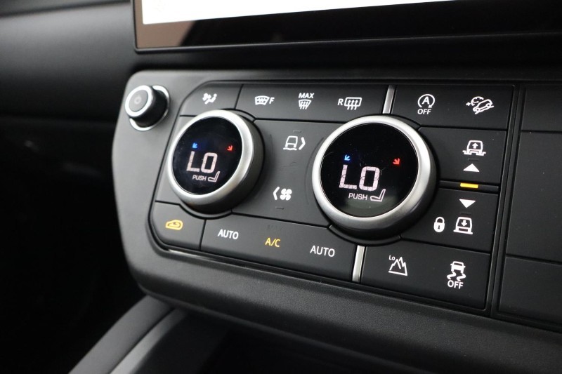  LAND ROVER DEFENDER 3.0 D250 X-Dynamic SE 90 3dr Auto 5550615