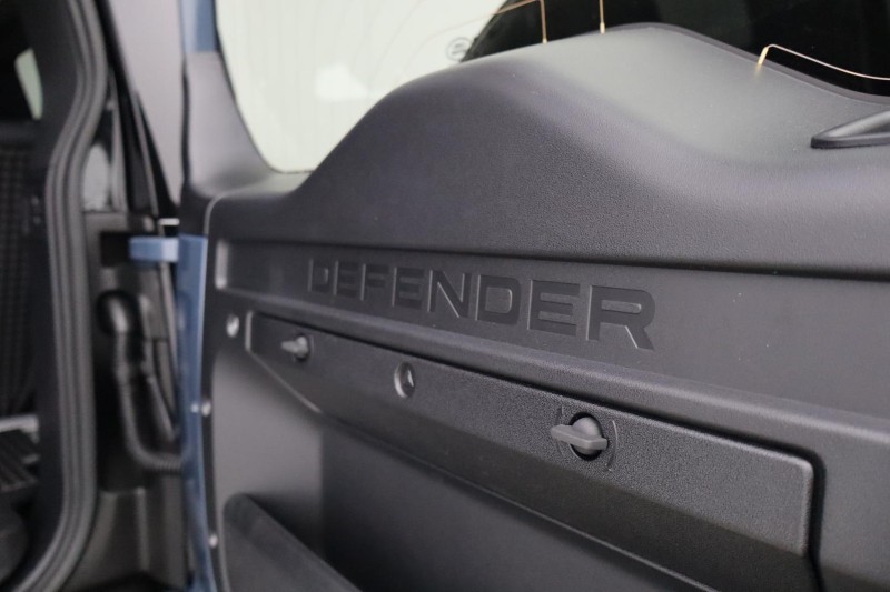  LAND ROVER DEFENDER 3.0 D250 X-Dynamic SE 90 3dr Auto 5550575