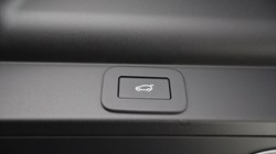 LAND ROVER RANGE ROVER 4.4 P615 V8 SV 4dr Auto 5519188