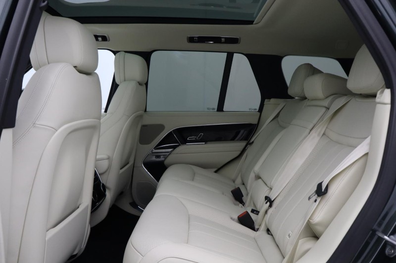  LAND ROVER RANGE ROVER 3.0 D300 SE 4dr Auto 5489362