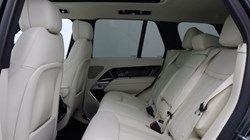 LAND ROVER RANGE ROVER 3.0 D300 SE 4dr Auto 5489362