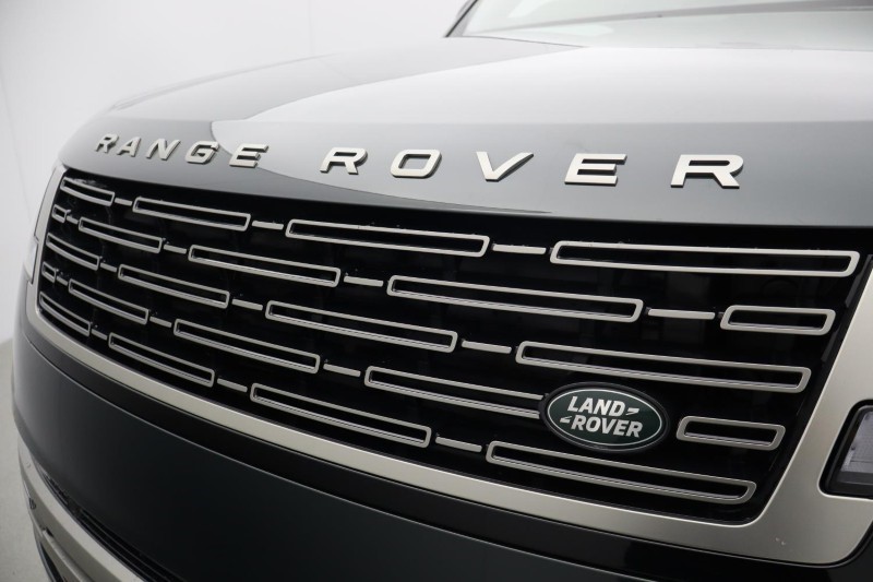  LAND ROVER RANGE ROVER 3.0 D300 SE 4dr Auto 5489417