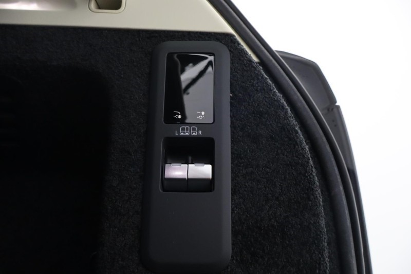  LAND ROVER RANGE ROVER 3.0 D300 SE 4dr Auto 5489356