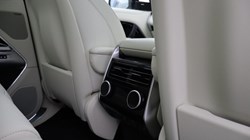 LAND ROVER RANGE ROVER 3.0 D300 SE 4dr Auto 5489367