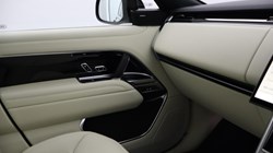 LAND ROVER RANGE ROVER 3.0 D300 SE 4dr Auto 5489408