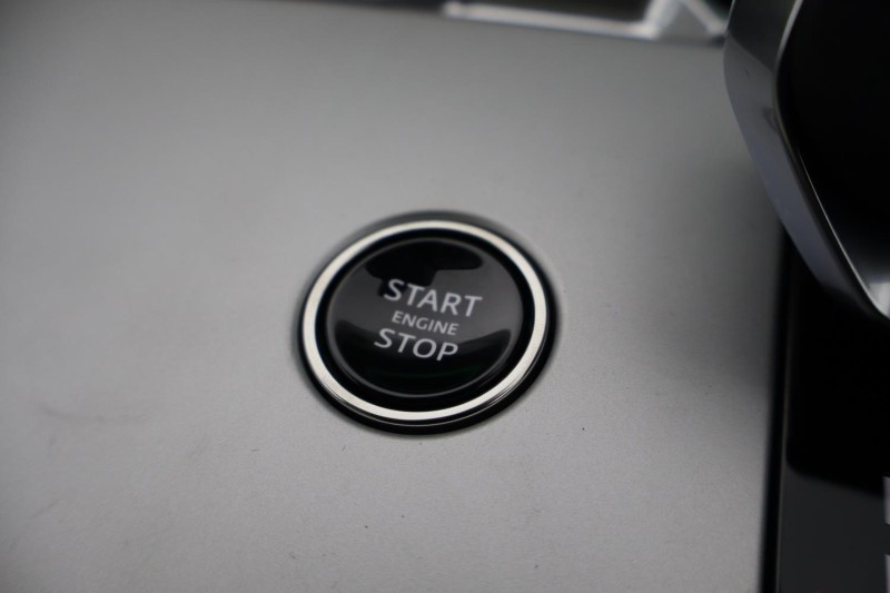  LAND ROVER RANGE ROVER 3.0 D300 SE 4dr Auto 5489405