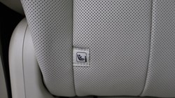 LAND ROVER RANGE ROVER 3.0 D300 SE 4dr Auto 5489375