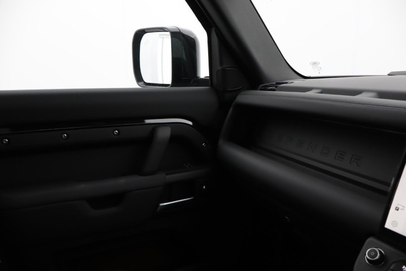  LAND ROVER DEFENDER 3.0 D250 X-Dynamic SE 110 5dr Auto [7 Seat] 5608364