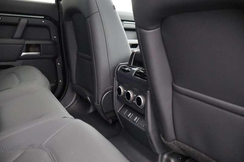  LAND ROVER DEFENDER 3.0 D250 X-Dynamic SE 110 5dr Auto [7 Seat] 5608322