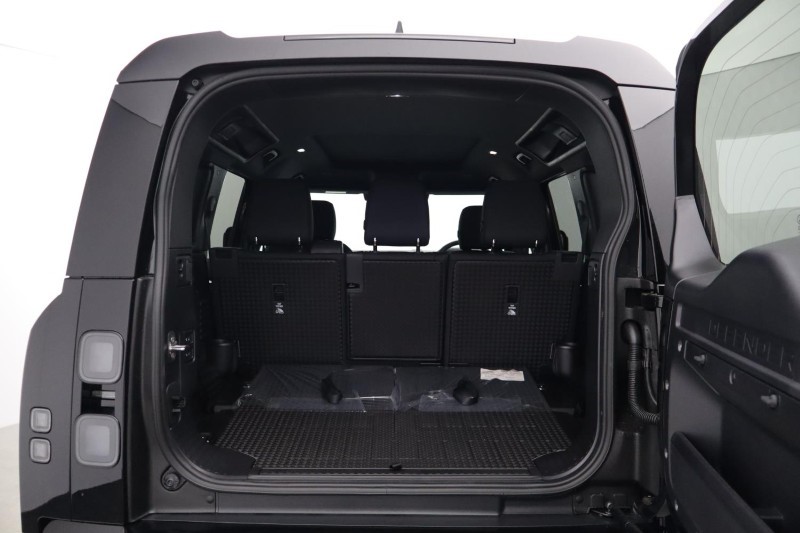  LAND ROVER DEFENDER 3.0 D250 X-Dynamic SE 110 5dr Auto [7 Seat] 5608305
