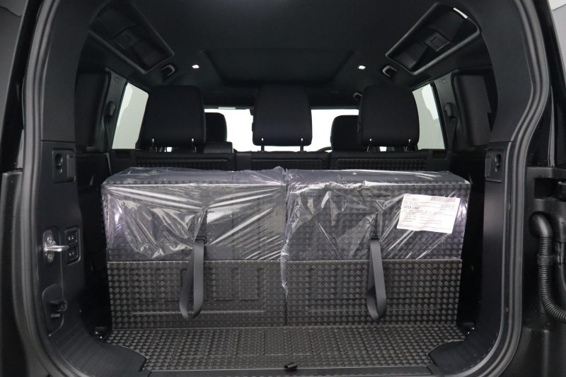  LAND ROVER DEFENDER 3.0 D250 X-Dynamic SE 110 5dr Auto [7 Seat] 5608303