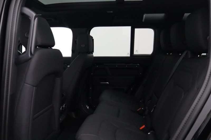  LAND ROVER DEFENDER 3.0 D250 X-Dynamic SE 110 5dr Auto [7 Seat] 5608315