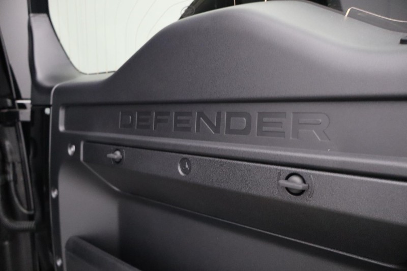  LAND ROVER DEFENDER 3.0 D250 X-Dynamic SE 110 5dr Auto [7 Seat] 5608306
