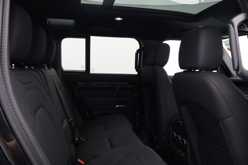 LAND ROVER DEFENDER 3.0 D250 X-Dynamic SE 110 5dr Auto [7 Seat] 5608323
