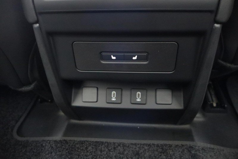 LAND ROVER DEFENDER 3.0 D250 X-Dynamic SE 90 3dr Auto 5969383