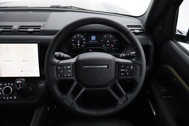 LAND ROVER DEFENDER 3.0 D250 X-Dynamic SE 90 3dr Auto 5969381