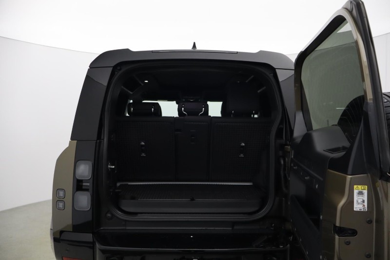 LAND ROVER DEFENDER 3.0 D250 X-Dynamic SE 90 3dr Auto 5969366