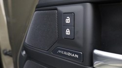 LAND ROVER DEFENDER 3.0 D250 X-Dynamic SE 90 3dr Auto 5969374