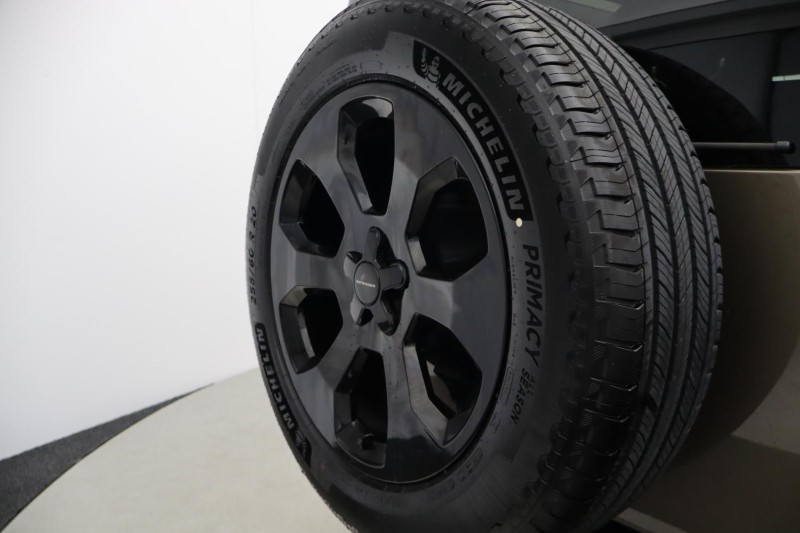 LAND ROVER DEFENDER 3.0 D250 X-Dynamic SE 90 3dr Auto 5969365