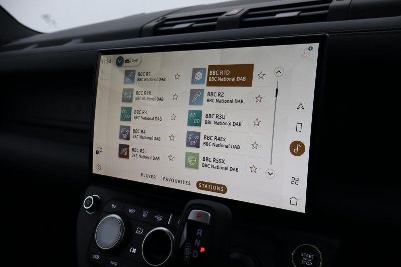 LAND ROVER DEFENDER 3.0 D250 X-Dynamic SE 90 3dr Auto 5969394