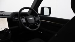 LAND ROVER DEFENDER 3.0 D250 X-Dynamic SE 90 3dr Auto 5969384