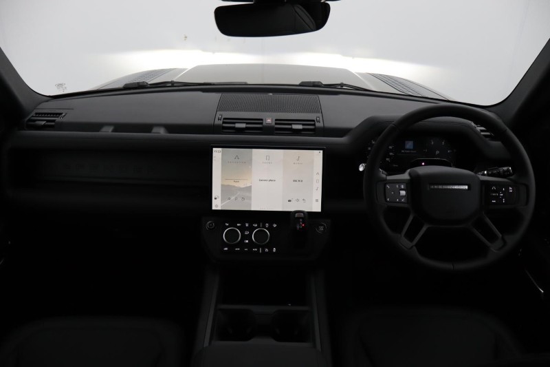 LAND ROVER DEFENDER 3.0 D250 X-Dynamic SE 90 3dr Auto 5969382