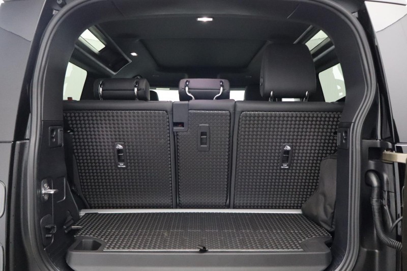 LAND ROVER DEFENDER 3.0 D250 X-Dynamic SE 90 3dr Auto 5969367