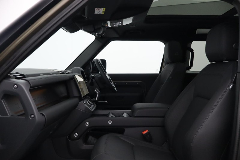 LAND ROVER DEFENDER 3.0 D250 X-Dynamic SE 90 3dr Auto 5969370