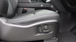 LAND ROVER DEFENDER 3.0 D250 X-Dynamic SE 90 3dr Auto 5969412