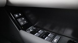 LAND ROVER RANGE ROVER VELAR 3.0 D300 MHEV Belgravia Edition Satin 5dr Auto 5599440